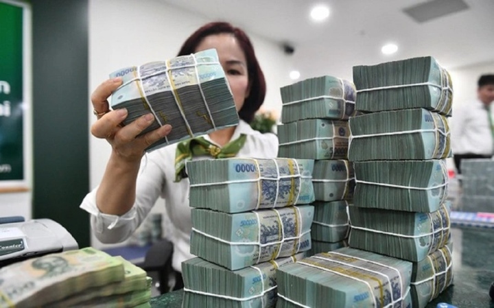 'Ông lớn' Vietcombank giảm lãi suất tiết kiệm xuống đáy